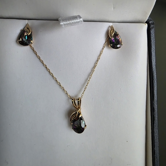 Watch Video / 14K Gold Mystic Topaz Necklace and Earrings - Picture 7 of 7